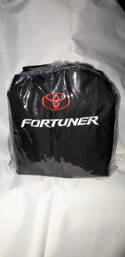 Forros De Asientos Impermeables Toyota Fortuner 3fila 06 20