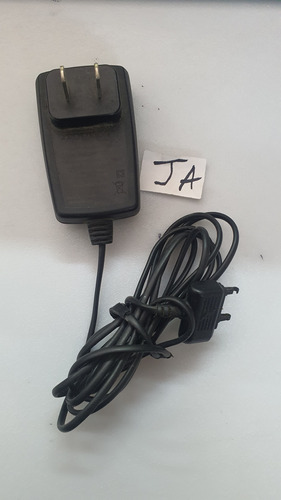   Sony Ericsson Cst 60  Standard Charger Serie 193