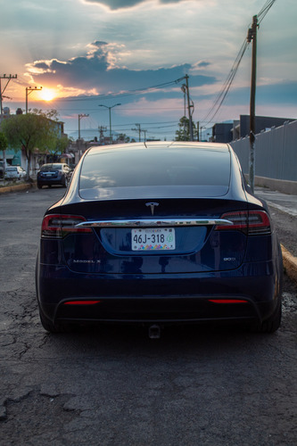 Tesla X90d 2016