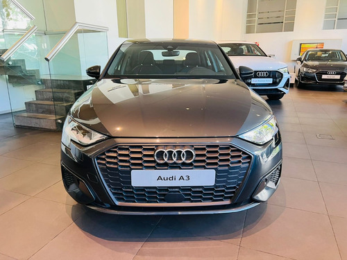 Imagen 2 de 18 de Audi A3 Sedan A5 Sportback A4 A1 Q2 Q2 Q3 S Rs Sline Stronic