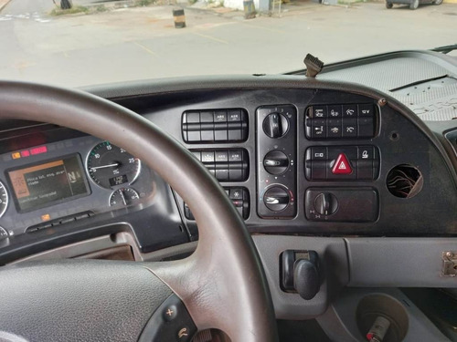Imagem 5 de 15 de Mercedes Actros 4844 8x4 Ano 2014 Caçamba Traçado