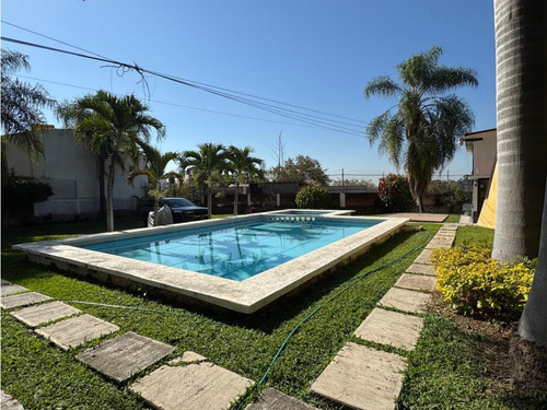 Casa En Venta En Lomas De Cuernavaca