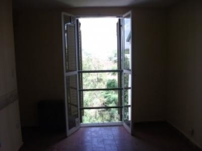 Imagen 2 de 7 de Ipona / Kennedy Departamento En Venta De 3 Dormitorios, Con Terraza Propia