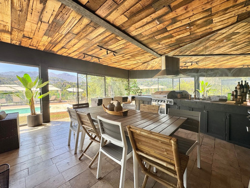 Moderna, Remodelada, En Calle Tranquila Con Seguridad 24-7