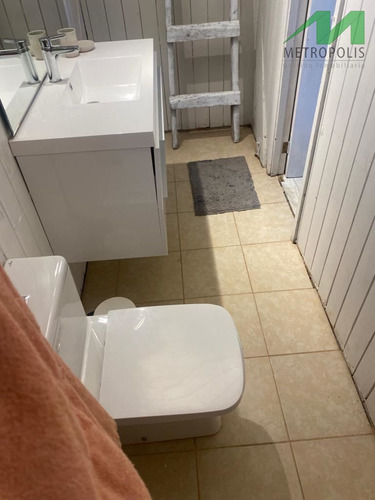 Casa En Arriendo De 5 Dorm. En Vichuquén