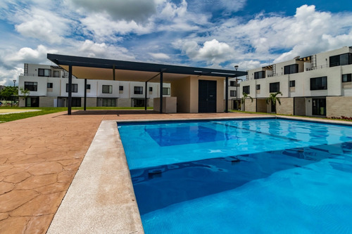 Imagen 1 de 14 de Casa En Venta (alberca,terraza,canchas Deportivas