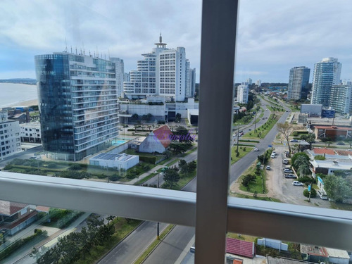 Imagen 11 de 23 de Alquiler Temporario Apartamento 3 Dormitorios En Playa Mansa, Punta Del Este.