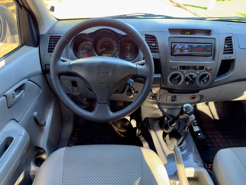 Toyota Hilux 2.5 Cab. Dupla 4x4 4p