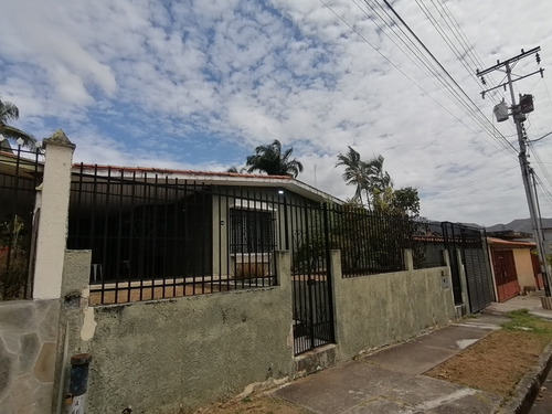 Espaciosa Casa De 4 Habitaciones En El Morro 2  Socc