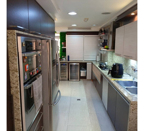 Apartamento En Venta La Trigaleña Res Amalfi Suite Valencia Up-7321625