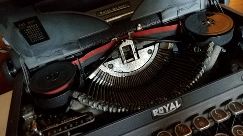 Maquina De Escribir Royal Quiet Deluxe Britanica