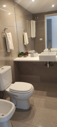 Imagen 9 de 13 de Excelente Apartamento, Generosas Vistas, Muy Buen Emplazamiento