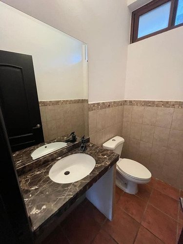 Imagen 4 de 10 de Apartamento En Renta En Zona 16 Kanajuyu