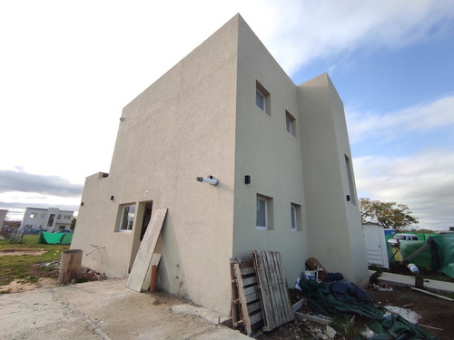 Imagen 2 de 9 de Casa En Venta Ubicado En Santa Lucia, Pilar Del Este, G.b.a. Zona Norte