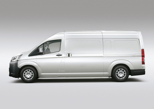 Toyota Hiace Furgón L2 H2 2.8 Tdi 6at 3a 5p 2021