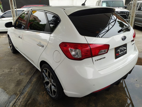 Kia Cerato Forte 2011 1.6 Hb Mecanico 1.6 2ab Abs