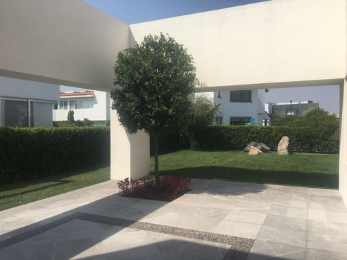 Casa En Venta En El Campanario