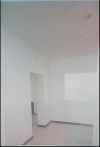 Oportunidad Inversión - Hermosa Casa 2 Dorm., Living, Cocina, Lavadero, 2 Baños, De 100 M2 Mas Patio, Super Luminosa, En Venado Tuerto