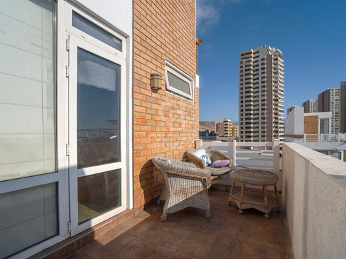 Maravillosa Casa Con Vista Al Mar, Sector Sur