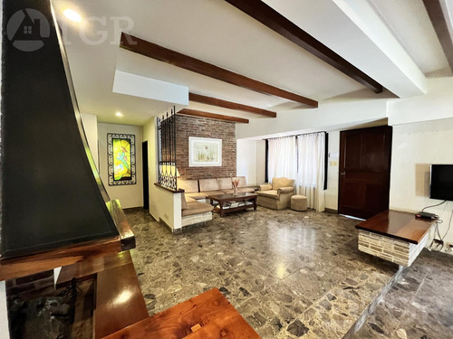 Venta Casa Con Parque Y Piscina- Parque Leloir