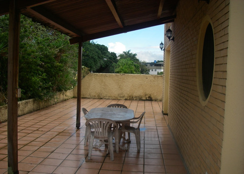 Se Vende Interesante Casa En Parte Alta De La Florida Con 4 Amplios Apartamentos