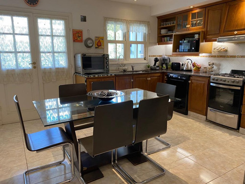 Imagen 6 de 22 de Venta De Triplex Con Pileta 5 Amb Villa Del Parque