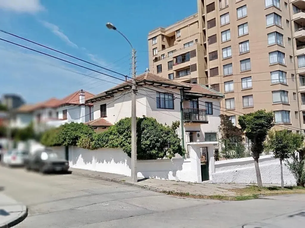 Imagen 3 de 30 de Tradicional Casa Remodelada En Agua Santa, 6d 4b, 249/368m2