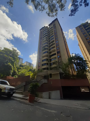 Bonito Apartamento: Amoblado,  Piso 4 Vendo En El Cigarral/el Hatillo/ 3 Dormitorios/ 2 Baños / 2 Puestos De Estacionamiento  $69.000 