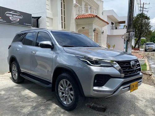 Toyota Fortuner 2.4 Diésel Srv 4X2