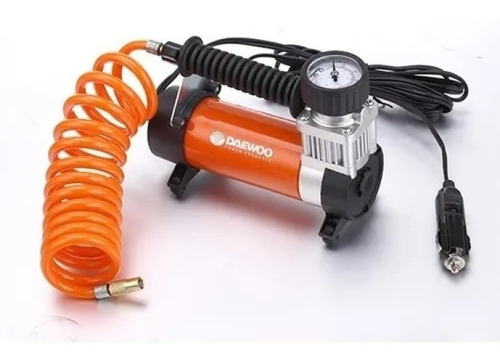Imagen 4 de 10 de Compresor De Aire Portatil 12v Daewoo Aluminio + Maletin Kit