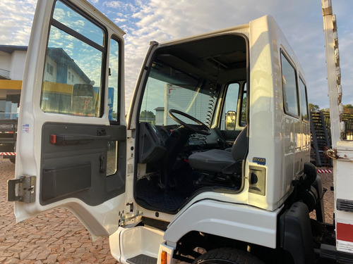 Cargo 815 4x2 Carroceria