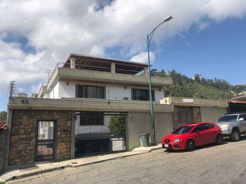 Casa En Venta En Prados Del Este, Calle Cerrada