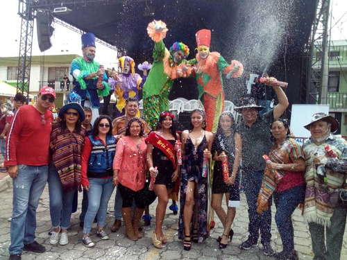 Imagen 8 de 10 de Zanqueros Y Personasjes Activación Btl Mimos