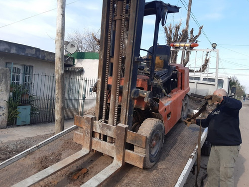 Imagen 4 de 10 de Autoelevador Clark, 2500 Kg No, Sampimovil, Hyster, Cat, Tcm