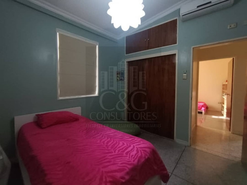 Se Vende Bella Casa De Esquina Urb El Piñal El Limon