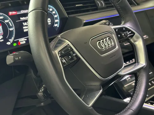 Audi E-tron Advanced