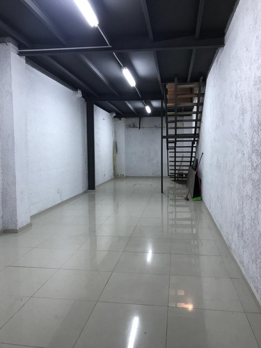 Oportunidad En Zona Mayorista Próximo Arenal Grande.