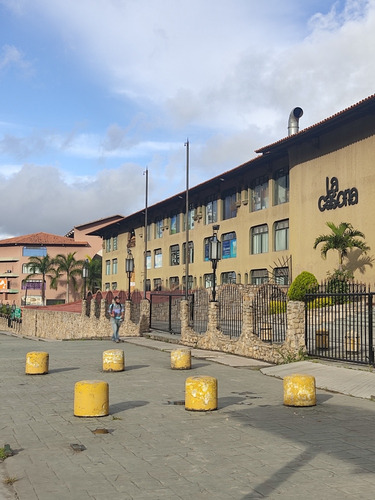 Vendo Lindo Local Con Mezzanina C.c Casona 1. Asesor Inmobiliario Silvia Jaramillo.