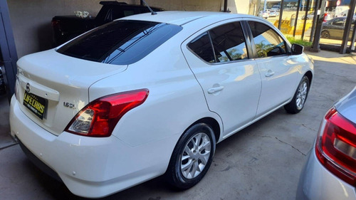 Imagem 8 de 13 de Nissan Versa
