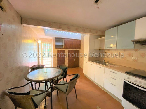 Imagen 9 de 20 de Casa En Venta En Santa Cecilia - Calle Cerrada.