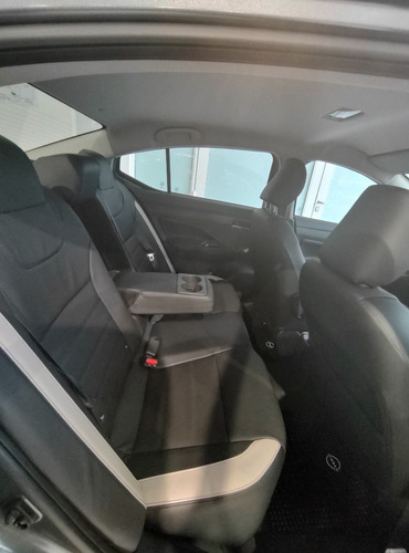 Imagen 8 de 15 de Nissan Versa Exclusive Cvt