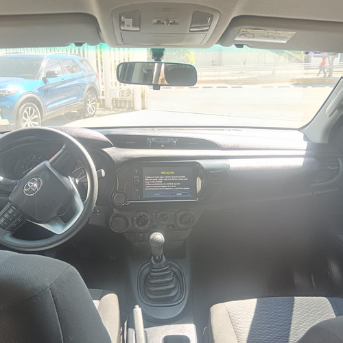 Toyota Hilux 2.7 Cabina Doble Sr Mt