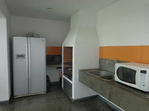 Imagen 15 de 26 de Espectacular Casa En Venta En Santa Elena, Totalmente Remodelada, Piso De Porcelanato, Diferentes Ambientes Y Espacios, Areas Recreativas Y Verdes, Inf. 0424-5337900, Cod. 22-17104, Nds 25