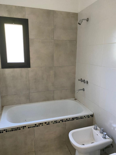 Casa En Venta De 3 Dormitorios En Villa Allende.