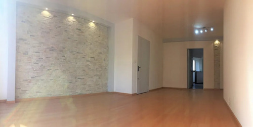 Marti Reciclado A Nuevo, A 2 Cuadras Rambla, Liv Y Comedor Grande 3 Dorm Con Placares, 2 Baños Completos, Amplios A Nuevo Moderna Cocina, Con Muchos Placares Calefacción Vigilancia 18 Horas