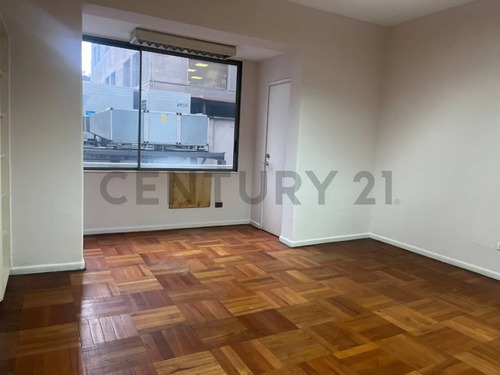 Oficina En Arriendo En El Centro De Santiago A Pasos De...