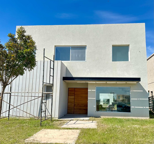 Venta | Casa En Lote Interno | Capinchos, Nordelta