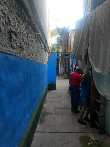 Olavarría Al 900 Típico Conventillo De Chapa Y Madera