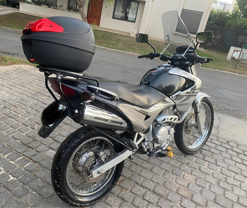 Imagen 3 de 15 de Honda Falcon 400