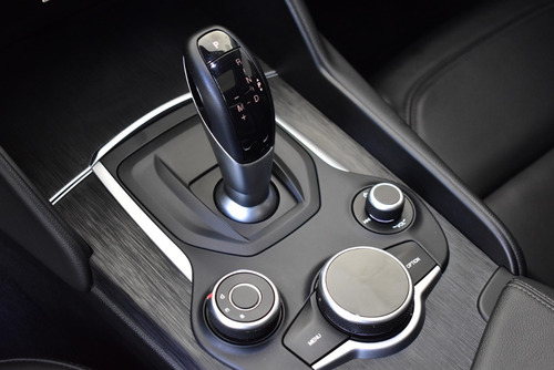 Imagen 14 de 19 de Alfa Romeo Giulia 2.0 200cv 200 Distinctive 2019 - Car Cash